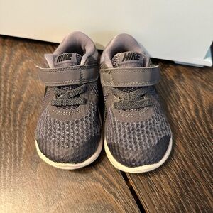 Toddler 5C Grey Nikes